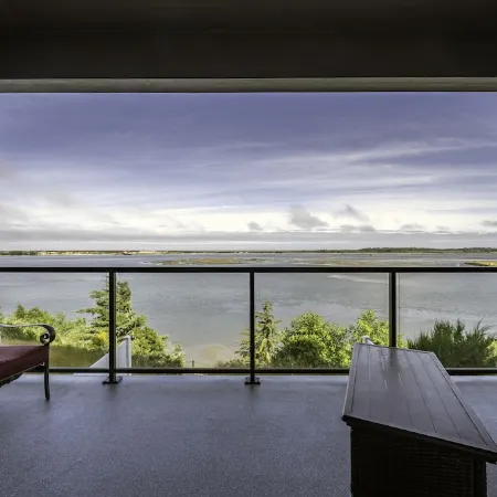 Luxurious Oregon Coast Townhouse with Mesmerizing Views!