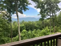 Breathtaking Mountain View, Close to Everything yet tucked away in the woods.