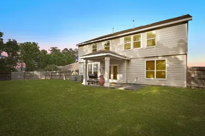 Stunning & Spacious home, 8 beds, PS4, Karaoke and lots more! Hotels near Spring Creek