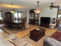 Riverbend Getaway 134-Luxury & Comfort Sleep 20+ Nearby-Swim, Float, Hike, Relax