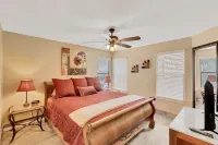 Luxury Ventana Canyon Retreat, Hiking, Pools, Tennis and More!