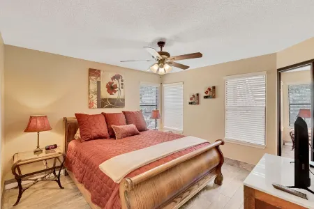 Luxury Ventana Canyon Retreat, Hiking, Pools, Tennis and More!