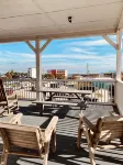 Great center-island location, walk everywhere!