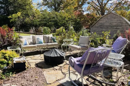 Victorian home brought back to life on the Shawnee Hills wine trail. Отели в г. Кобден