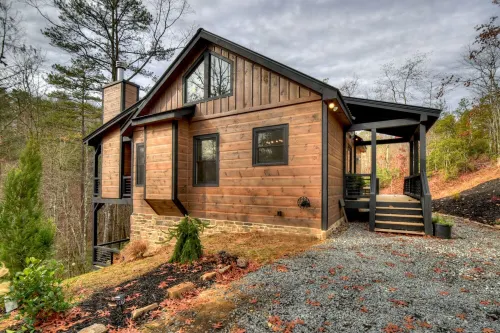 BUDDHA BLUE RIDGE DREAMCATCHER ~ 2Bd 2Bth Brand New Custom Cabin 2 miles to town - 4 tähden