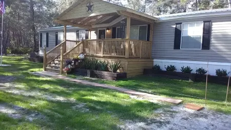 Quiet getaway in updated home in Fl state forest