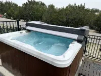 Deer & Lake Sanctuary: POOL, HOT TUB, GOLFCART! Feed deer at a private oasis!