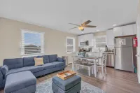 Walk 2 Beach, Outdoor Shower, Linens + Towels provided, Beach badges included