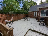 Private Deck & New Park! Summer Fun in Royal Oak