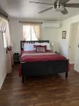 Charming Wine Country Cottage, Pet Friendly!