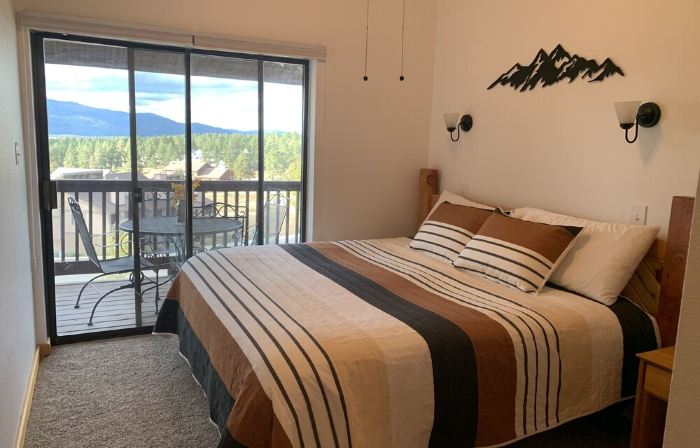 3/2 Condo. Mountain views. Easy access to Resort