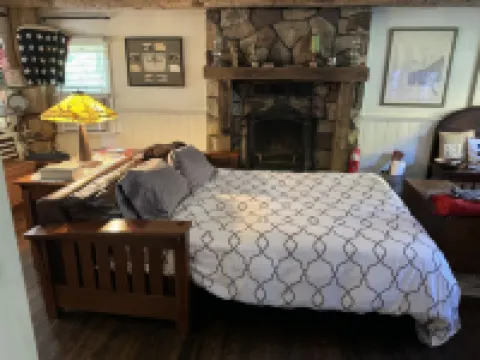 Your Get away in a Modern Creekside  Cottage Directly on Pine Creek & Rail Trail