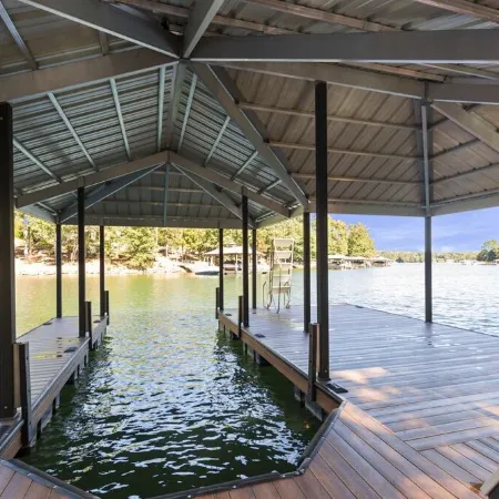 Spacious 5-Bed Lake Keowee Retreat – Only 15 Mins from Clemson!