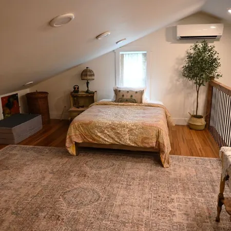 Scottland Yard Farm -Queen's Quarters