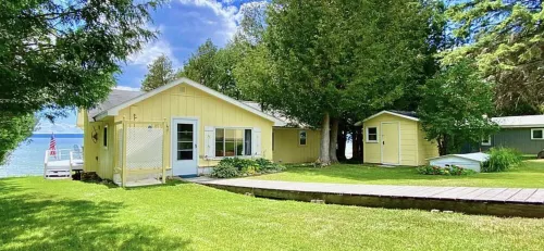 Burt Lake waterfront - huge dock, fire pit and incredible views Hotels in Cheboygan County