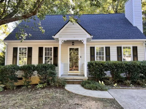 Comfortable, Clean, and Convenient to Everything!