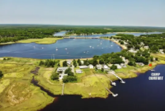 Peaceful Cozy Water Front Cottage. Step back in time and ENJOY