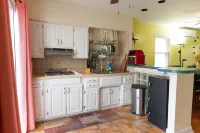 Cozy Furnished Ranch! Pet Friendly! Hotels in Fair Lawn