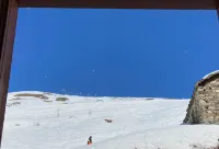 Ski in, ski out flat to sleep up to 6