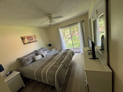 3 BR 2.5 BTH Townhome in beautiful resort minutes away from Disneyworld!!