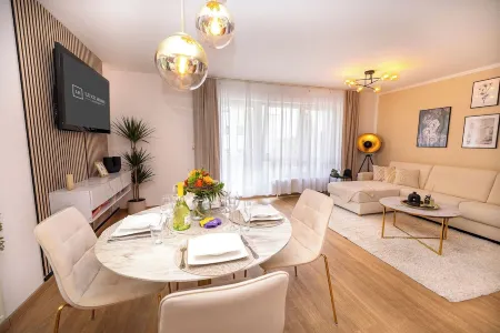 Luxx Home BC, Zentral - für 4 Personen-balkon-parken-voll Ausgestattete Küche