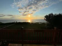Terrific studio apartment in Ninilchik with stunning views. Hotels in 