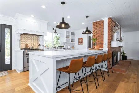 AMAZING! Wild Oaks Retreat. Pool, Spa, Game Room, EV Charger, Wine Country.