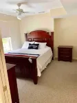 Spring Specials!  Waterfront Townhome & Boathouse Hotels near Heart Island