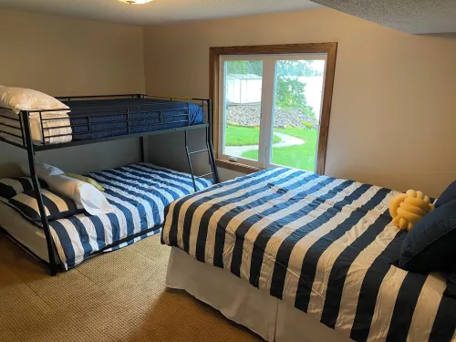 Beautiful Lake Manuella home, perfect for families!  Relax, fish, swim, boat.