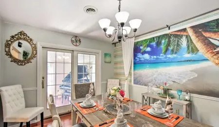 Relaxing 5-Bedroom Getaway with Saltwater Pool & Game Room Close to Hershey