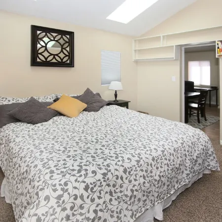 Great remodeled Downtown Manitou Springs Home Lic#9244
