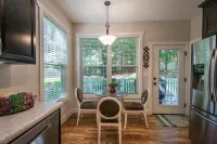 Be our guest-3-bedroom house in a great location!