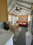 Cardinal Cottage: Cozy Rustic Lakefront Escape at the Pier, Perfect for 5!
