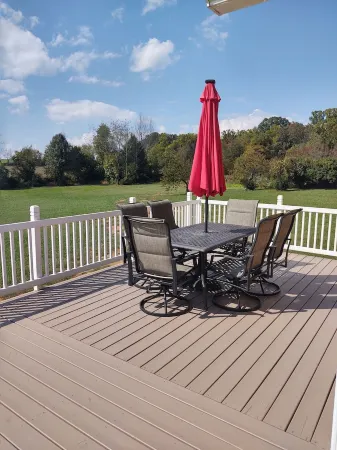 WIDE OPEN! 4 BEDS $189 With MOUNTAIN VIEWS,PET FRIENDLY on 4 ACRES! Отели рядом с достопримечательностью «Зоопарк Рейнфорест Адвенчерс»