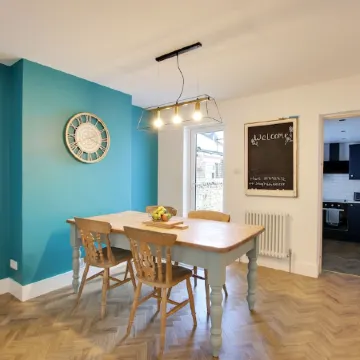 Delightful two bedroom cottage near town centre Отели в г. Уэртинг