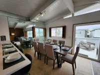 Peek-A-BOO ocean view. 50 Steps to the Sand Large Remodeled Beach House. Hotels near Newport Beach