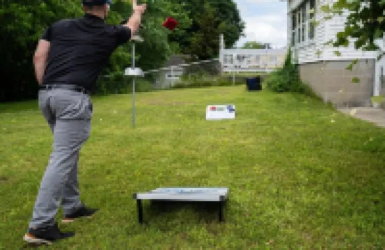 Balcony, Fully Fenced Yard, Sleep 4, Walk to Downtown