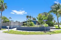 Casa Dove: Pool & King 2mi Beach, with King Bed