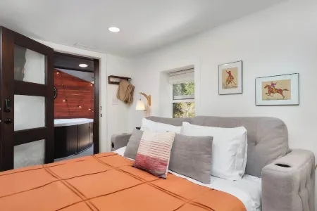 The Bungalow: Ultimate Relaxation in the Mountains Отели рядом с достопримечательностью «Пайкс Пик - Америкас Маунтин»