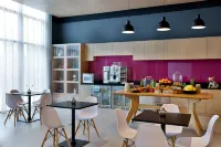Aloft Dubai Airport - breakfast