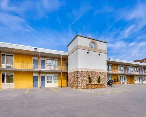 Best Western Lees Motor Inn Hotels in Chamberlain