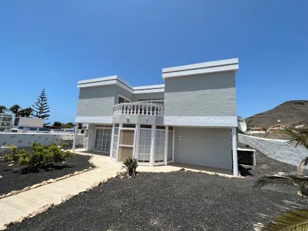 Beautiful Villa Annelie with modern furnishings and sea views