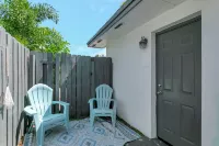 SPACIOUS 2bd, washer/dryer, private patio, grill