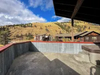 HELLGATE CANYON VIEWS AND CLOSE TO DOWNTOWN