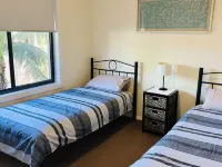 Quiet area across from the lake Hotels in Yarrawonga