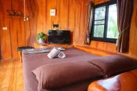 Pornpana Resort Chainat Hoteles cerca de Wat Chanthanaram