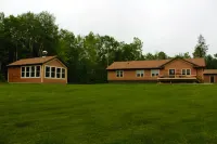 River Rock Cottage Is Located On The Shore Of Lake Superior On Chequamegon Bay.