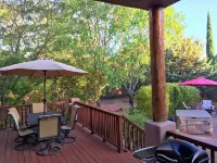 West Sedona 4BR luxury home on private half acre w/ Hot Tub & Mountain Views!