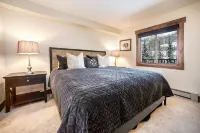 2 Bed / 2 Bath With Amazing Views Steps From Gondola