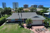 Updated and Spacious 3 Bed 2 BA Home, Heated Pool, 4 Bikes, 5 Min Walk to Beach